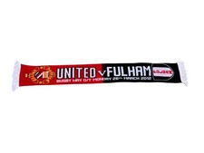 MANCHESTER UNITED V FULHAM FOOTBALL SCARF AND PIN BADGE