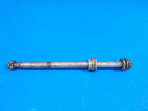 Rear wheel axle - rear, 650