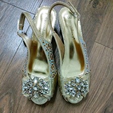 Italian Women Wedding Shoes and Bag Set Decorated with Rhinestone