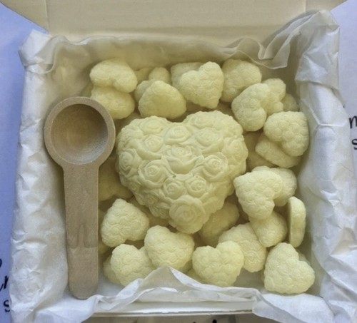 Highly scented vegan wax - highly, melts