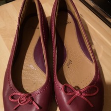 Clarks Ladies slip on Ballet mulberry Pink Shoes Size UK 5 (D) vvgc 