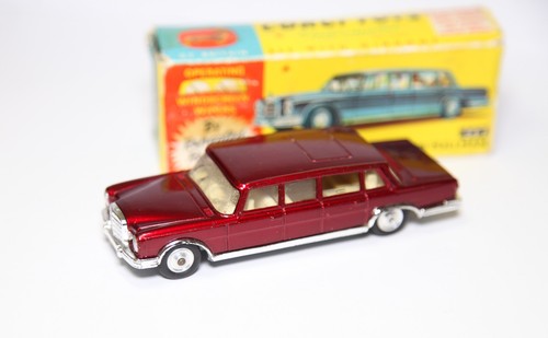 Corgi toys 247 mercedes benz - toys,