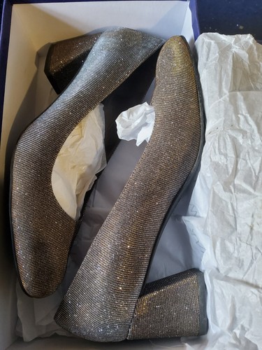 Beautful low heeled stuart - low,