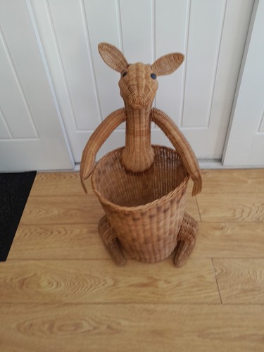 Vintage kangaroo wicker - kangaroo,
