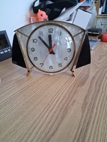 Metamec vintage mantel clock - mantel,