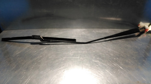 Windshield wiper arm right - wiper,