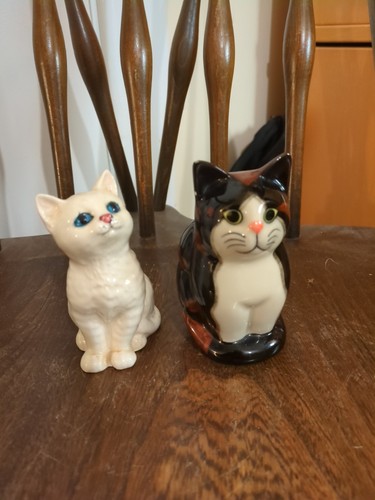Vintage cat pottery figures - vintage,