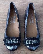 WOMENS SHOES THE FIT SHOES