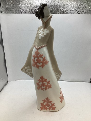 Art deco lady figurine - deco,