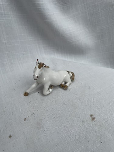 White gold ceramic horse - gold,