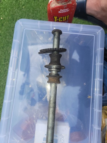 Xt600 rear wheel spindle bolt - wheel,