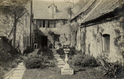 House scene campton - scene,