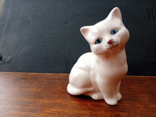 Small royal doulton - small,