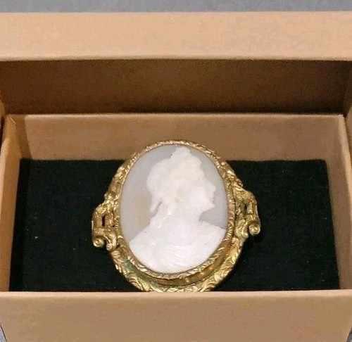 Victorian cameo brooch pendant - cameo,
