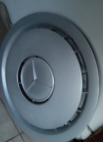 Mercedes hub cap wheel - mercedes,