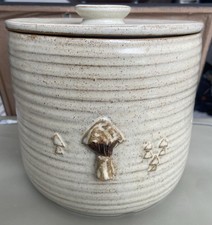 Sutton Mushroom Pottery Hull