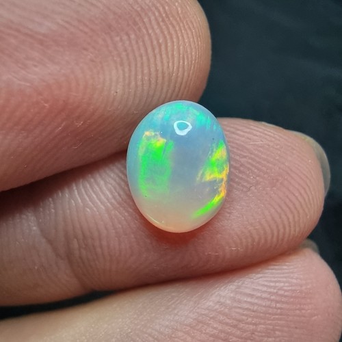 Ethiopian opal 65ct oval - -,