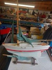 MODEL SAIL BOAT (YACHT)