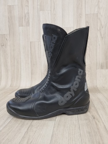 Daytona flash motorcycle - motorcycle, boots