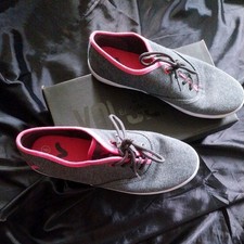 Voi Fiery Dark Grey/Pink Low Top Canvas Trainer UK Size 6 Used Once Mint in Box