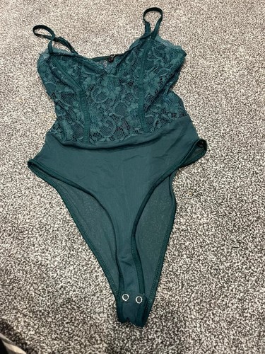 Stunning dark green lace - dark,