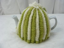 HAND KNITTED TEA COSY VINTAGE STYLE TEA POT COVER 4-6 CUP MEDIUM SIZE