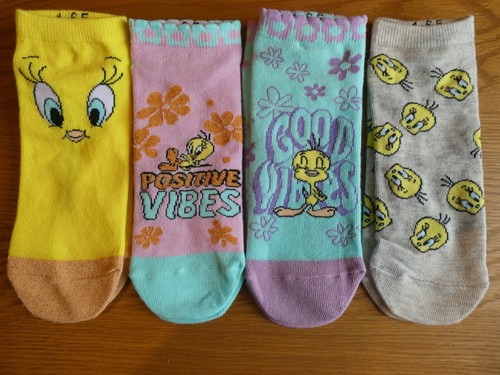 Tweety pie vibes trainer - tweety,