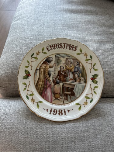 Aynsley christmas 1981 plate - 1981,