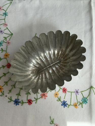Vintage large oval fluted edge - oval,