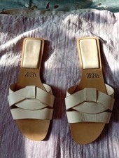 Zara Cream Flat Sandals Size 5