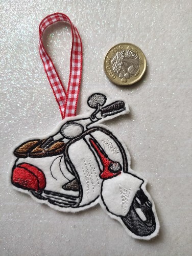 Vespa motor scooter - ,