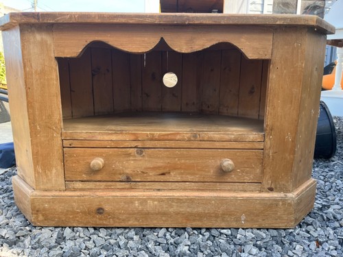 Solid wooden pine corner - solid,