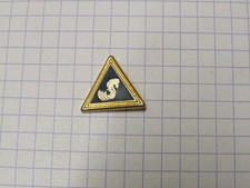 pin's logo Beneteau boat