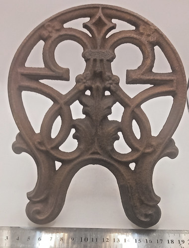 Antique victorian cast iron - cast,