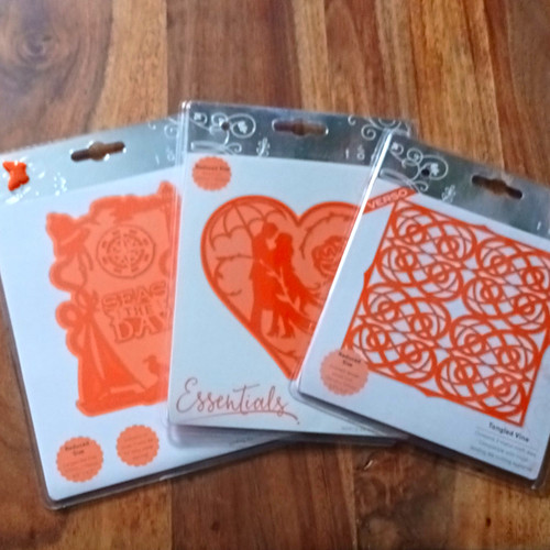 Tattered lace cutting - tattered,