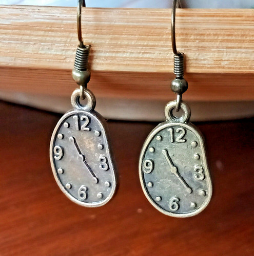 Cute quirky steampunk melting - quirky,