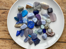 ? Blue Crystal & Gemstone Collection 600g — Mixed Natural Stones (2–4cm)