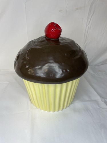 Vintage cookie jar - vintage, cupcake