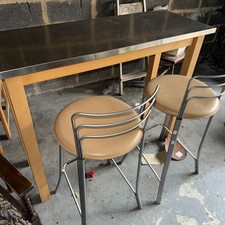 Breakfast Bar Table And  Bar Stools