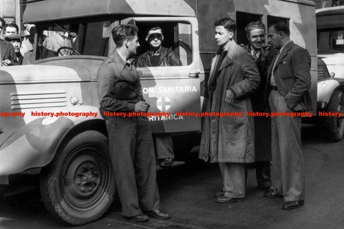 F014874 ambulance londons new - londons,