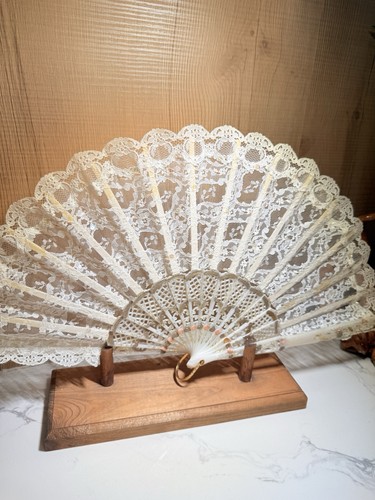 Vintage white lace bridal fan - lace,