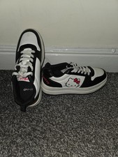 Hello Kitty monochrome