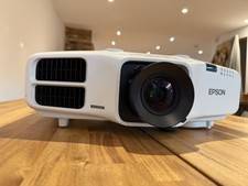 Epson EB-5530U 5500 Lumens Full HD 1080p Projector Bright 2x HDMI0 LARGE VENUE  