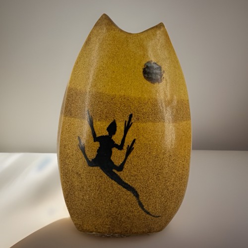 Flat earth pottery climbing - pottery,