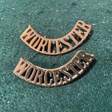 2 x  Worcestershire Regiment Shoulder Title Badge 'WORCESTER' brass  p97