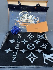 Louis Vuitton Scarf Black and