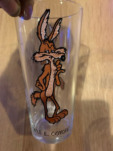 Wile coyote warner - wile,