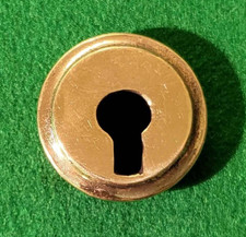 Small cast brass round flange