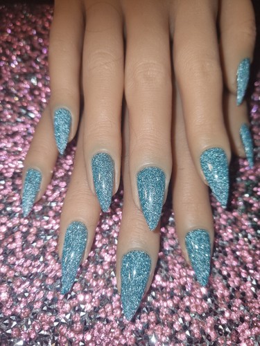 Pre glued press nails - pre, on