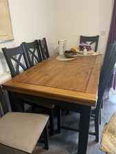 Extendable Dining Table with 8 Chairs